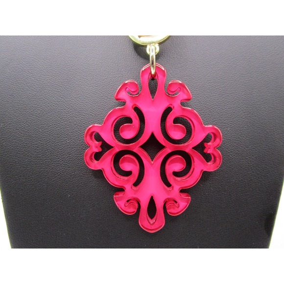ZENZII Scrolling Heart Fuchsia Acrylic Pendant Necklace Convertible Toggle Chain - Picture 6 of 6